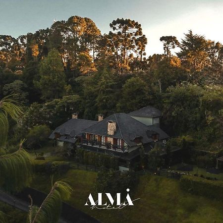 Alma Hotel Campos do Jordao Bagian luar foto